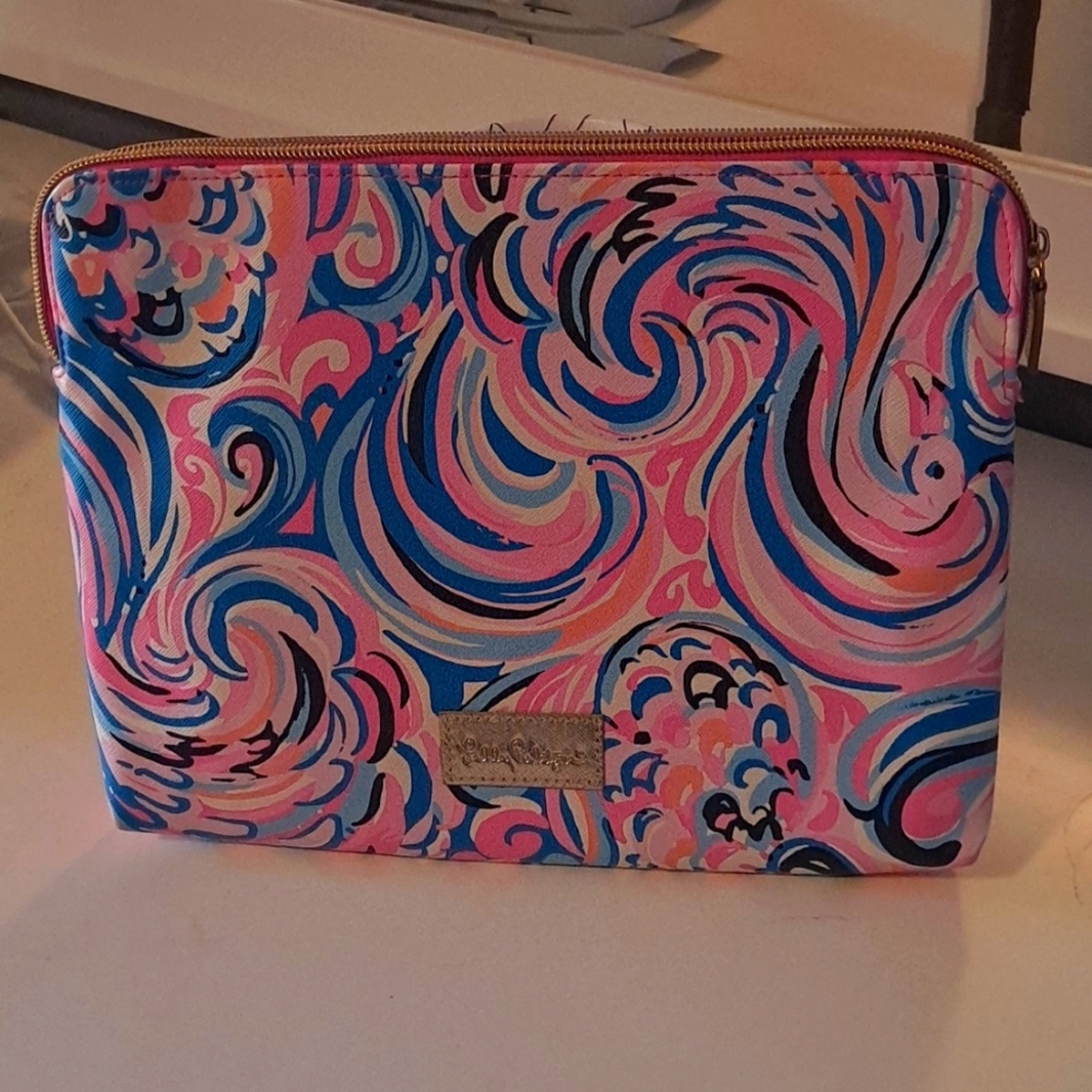 NWOT Lilly Pulitzer Raz Berry Flamingoals Pattern Catch All Zippered Pouch
